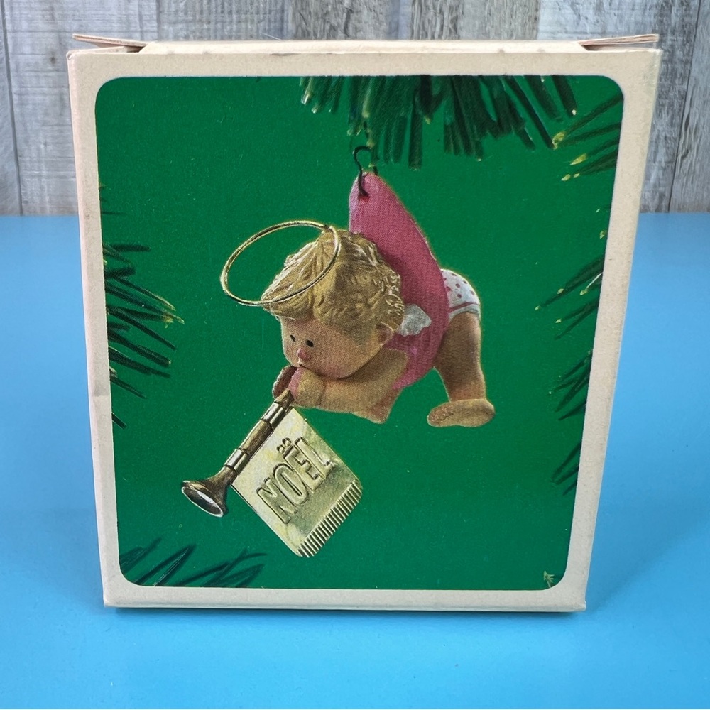Hallmark Keepsake Ornament Musical Angel 1984